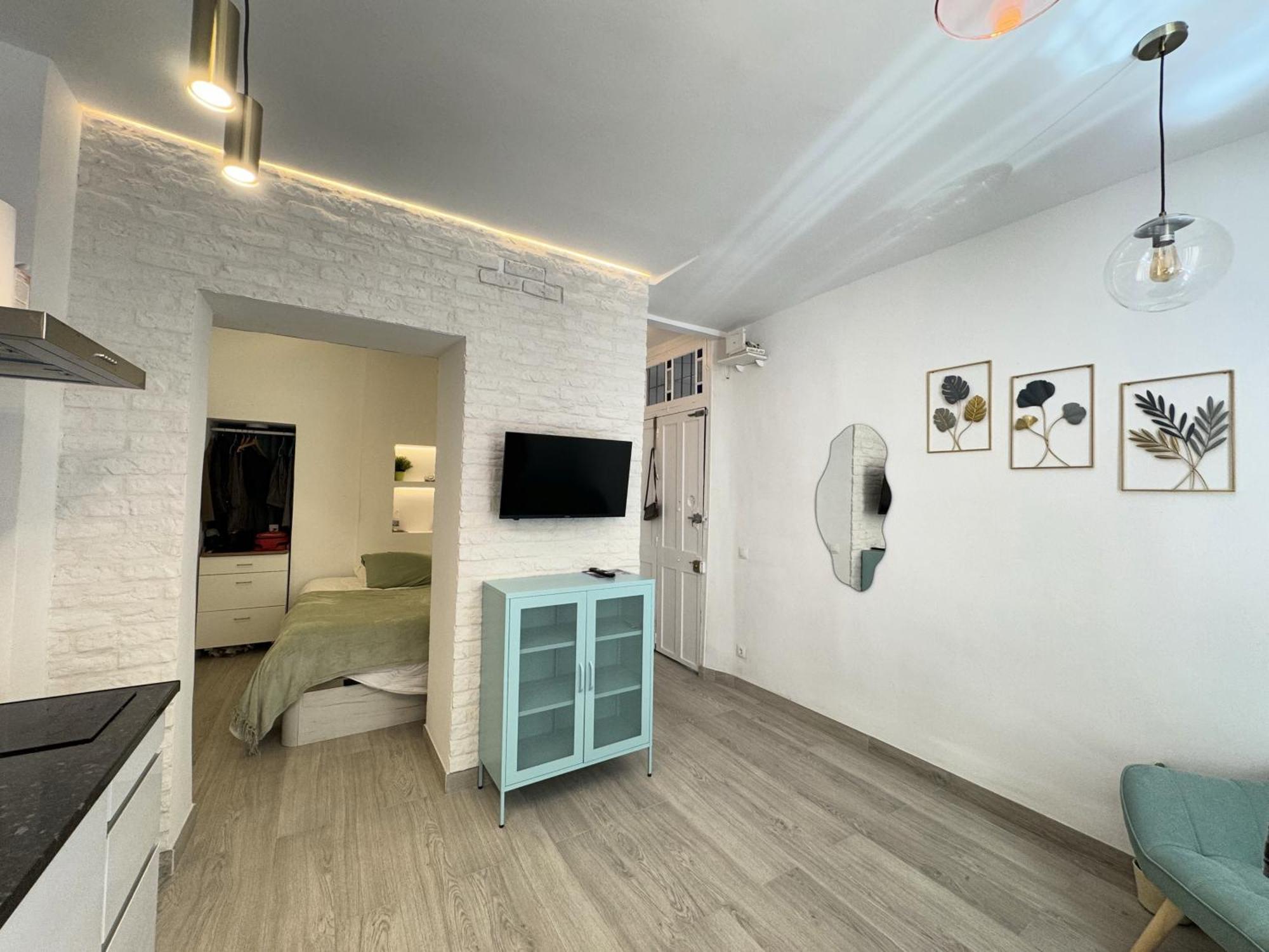 Iyourbasics Lovely Studio Hinestrosa 23 Free Wifi&Ac Málaga Kültér fotó